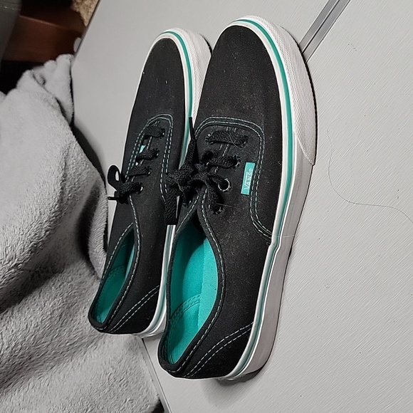 Vans shoes - Picture 2 of 4